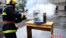 消防员灭火视频,生死较量，守护家园